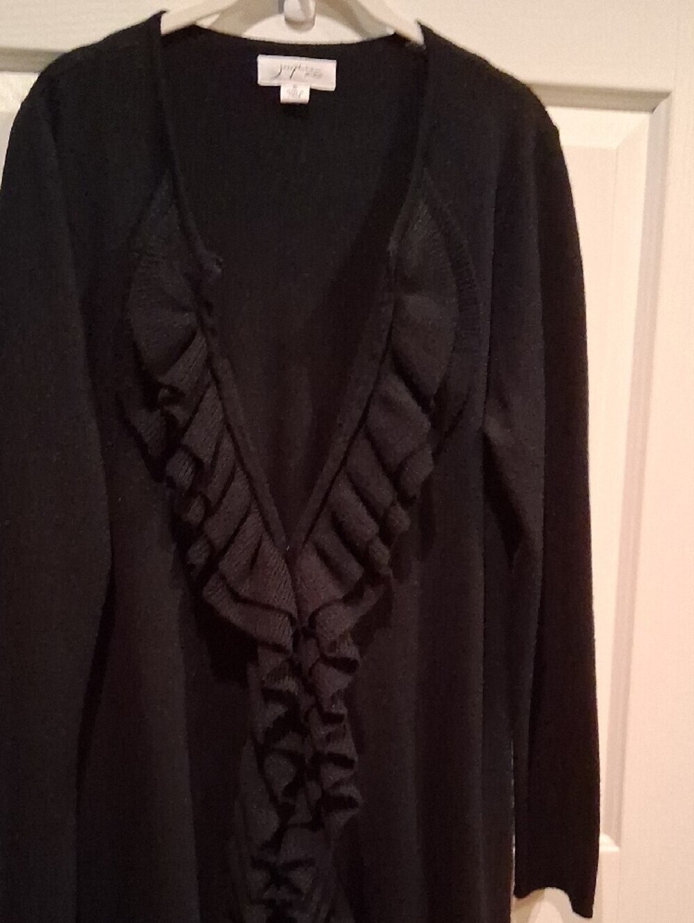 ♟️📸 Jet Black Ruffle-Front Open Cardigan Sweater - Picture 4 of 12
